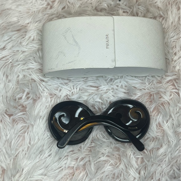 Prada sunglasses with case - Picture 10 of 13